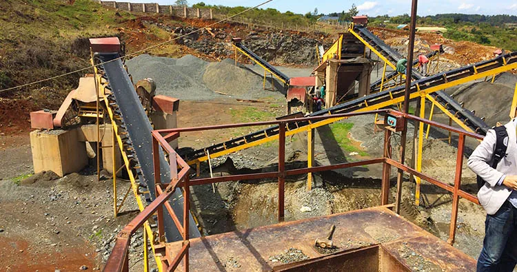 Sanming crawler mobile crusher working at a gold mine in Tanzania